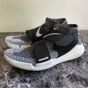 Nike Free RN Motion Flyknit Women’s Size 8.5 Black And White Running Shoes
